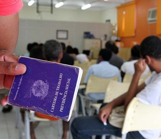 Semana inicia com 139 vagas de emprego