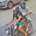 Criminosos em motocicleta são flagrados em ruas do bairro Visconde de Araújo