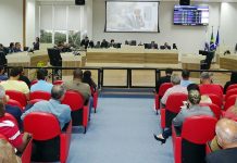 Câmara Municipal abre sessões com plenário dividido