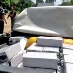 Quadrilha transportava 40 aparelhos de bateria de telefonia celular dentro de uma caminhonete, no Mar do Norte, em Rio das Ostras  – Reprodução TV Record