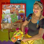 Mariana Müller Samôr começou a escrever poesia aos 15 anos. Hoje, aos 36, também escreve prosa e conta histórias para crianças.
