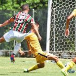 Com a derrota, Macaé manteve a lanterna do campeonato com zero pontos e saldo de gols de -17  Divulgação Fluminense FC