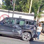 Com o impacto da batida, carro de passeio foi arremessado para outro lado da via. Ninguém ficou ferido – Eu, leitor, o repórte