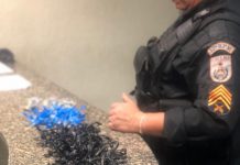 PM apreende arma e drogas em quintal de igreja
