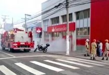 Após tentativa de furto em caixa eletrônico, sistema de agência bancária libera fumaça