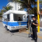 Agentes da polícia militar atuam em toda a orla coibindo o crime de roubos e furtos na alta temporada – Divulgação/PM