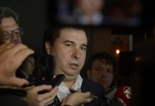 Maia engaveta PEC que reduz “mordomias” de agentes públicos com altos salários nos Três Poderes