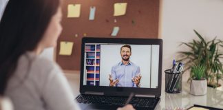Videoaulas com conteúdo do ensino médio estão sendo oferecidas pela USP
