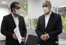O presidente da Firjan, Eduardo Eugenio Gouvêa Vieira, entregou ao governador, Cláudio Castro, o documento Rio Canteiro de Obras