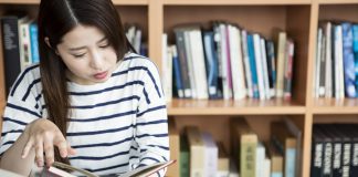 Eternos estudantes: educação é prioridade para quem sonha em mudar de vida