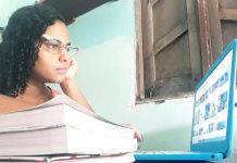 Ana Luiza recebeu monitorias do Projeto Berá. Hoje ela é estudante de Farmácia