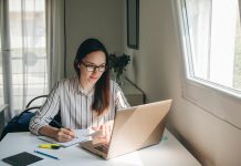 Programa abre inscrições para cursos gratuitos oferecidos por universidades estrangeiras