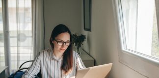 Programa abre inscrições para cursos gratuitos oferecidos por universidades estrangeiras