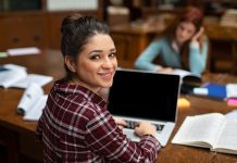 Enem 2021: canais no Youtube realizam lives com professores para correção da prova