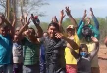 Povo sofrido do nordeste agradece a Bolsonaro pela chegada da água, em cena emocionante