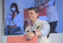 Ministro Tarcísio inaugura trecho duplicado da BR-222/CE