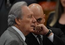 TSE ultrapassa todos os limites e proíbe associar Mensalão e Petrolão a Lula