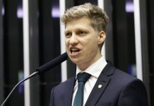 Marcel van Hattem consegue 181 assinaturas para a CPI do STFCâ