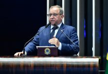 Izalci critica interferência do STF no Legislativo