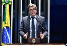 Senador defende aprovação de projeto que freia excessos do TSE