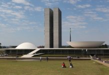 Congresso promulga reajustes para parlamentar, ministro e presidente