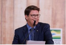 Frias ironiza protesto de sindicados na Globo: “Fizeram festa na eleição do Lula”