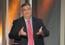 Flávio Dino deixa escapar que regulação das redes sociais é para censurar a direita