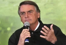 Bolsonaro doa R$ 100 mil para viúva de policial militar morto em SP