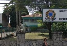 Absurdo! Órgão com 54 pessoas lança edital para compra de 9,8 mil cadeiras