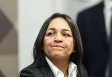 Senadora torra dinheiro público para pagar blogs que a enaltecem