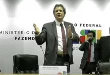 Colocado contra a parede por jornalistas, Haddad se irrita e deixa entrevista. Veja o vídeo