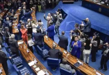 Seu senador votou a favor da PEC da reforma tributária? Veja a lista