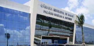 Câmara de Macaé fica sem luz durante sessão com representantes da Enel