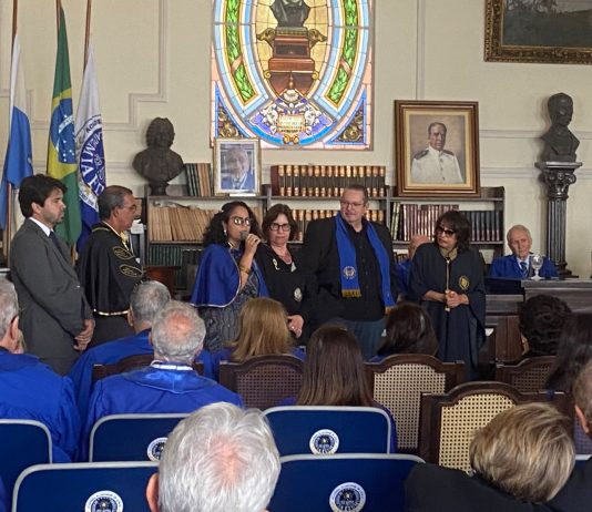 Academia Macaense de Letras participa da celebração dos 109 anos da Academia Fluminense de Letras, em Niterói