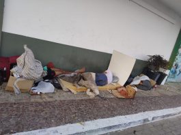 Moradores e comerciantes cobram ações diante do aumento da população em situação de rua em Macaé
