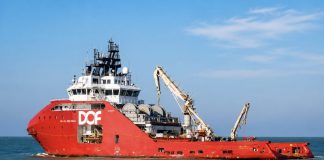 Após 83 dias encalhado, navio Skandi Amazonas deixa Macaé rebocado rumo a estaleiro em Niterói