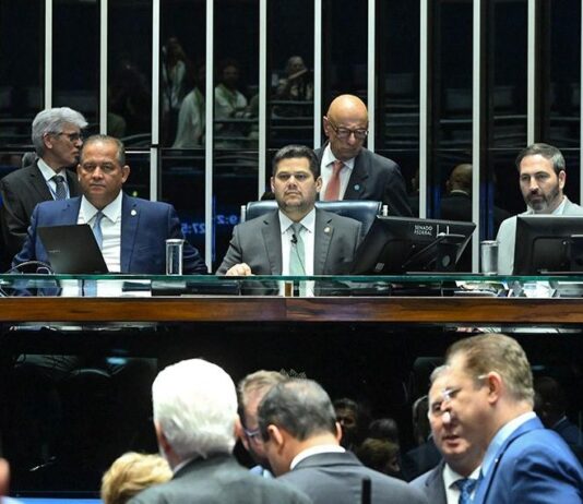 Senado aprova fim da escala 6×1 com votos de governo e oposição