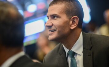 Douglas Ruas: quem é o policial civil e deputado que deve ser declarado eleito governador do RJ